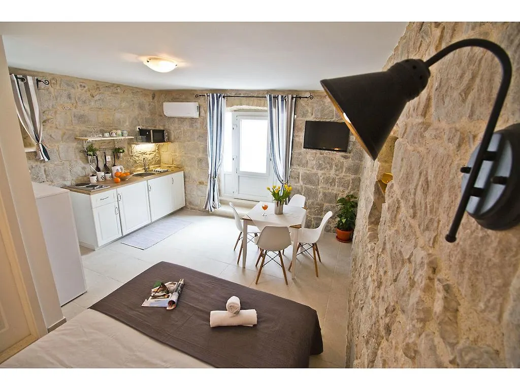 Apartment Dominko Kastel Stafilic Croatia