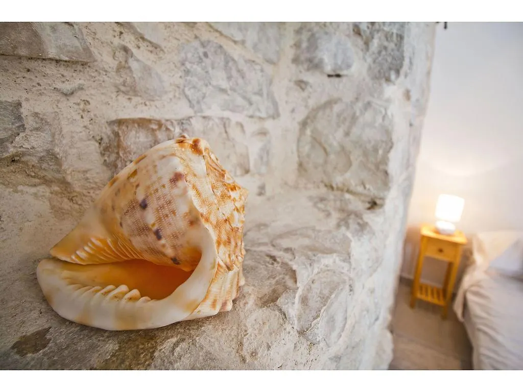 Apartment Dominko Kastel Stafilic Croatia